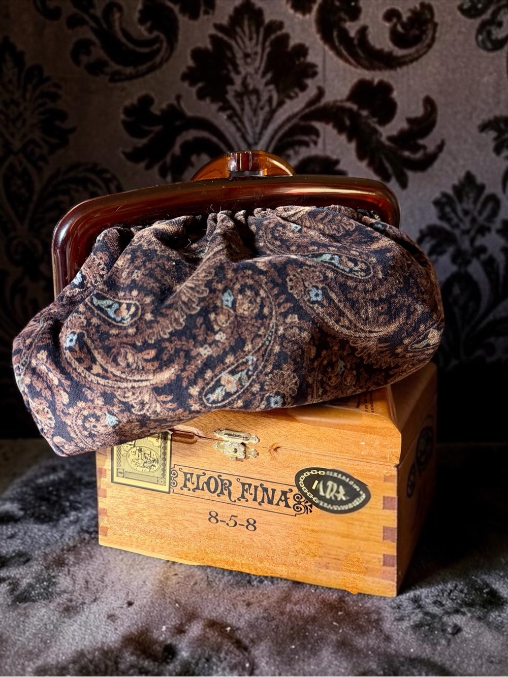 Vintage Paisley Velvet Kisslock